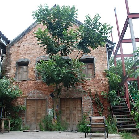 Trace Hotelistro Chiang Mai Bagian luar foto